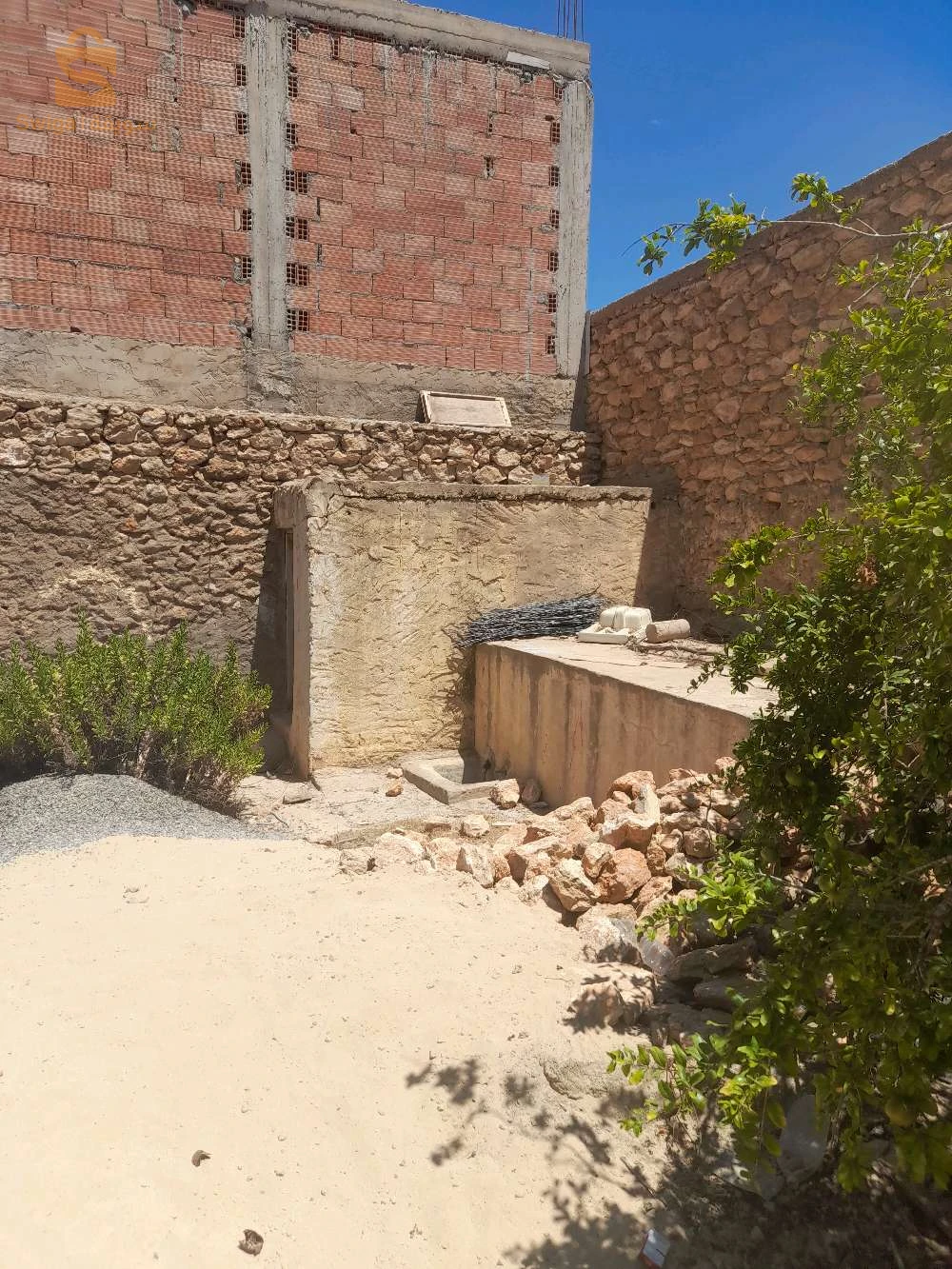 للبيع عقارات اخرى عدد الغرف0 46 عين تموشنت