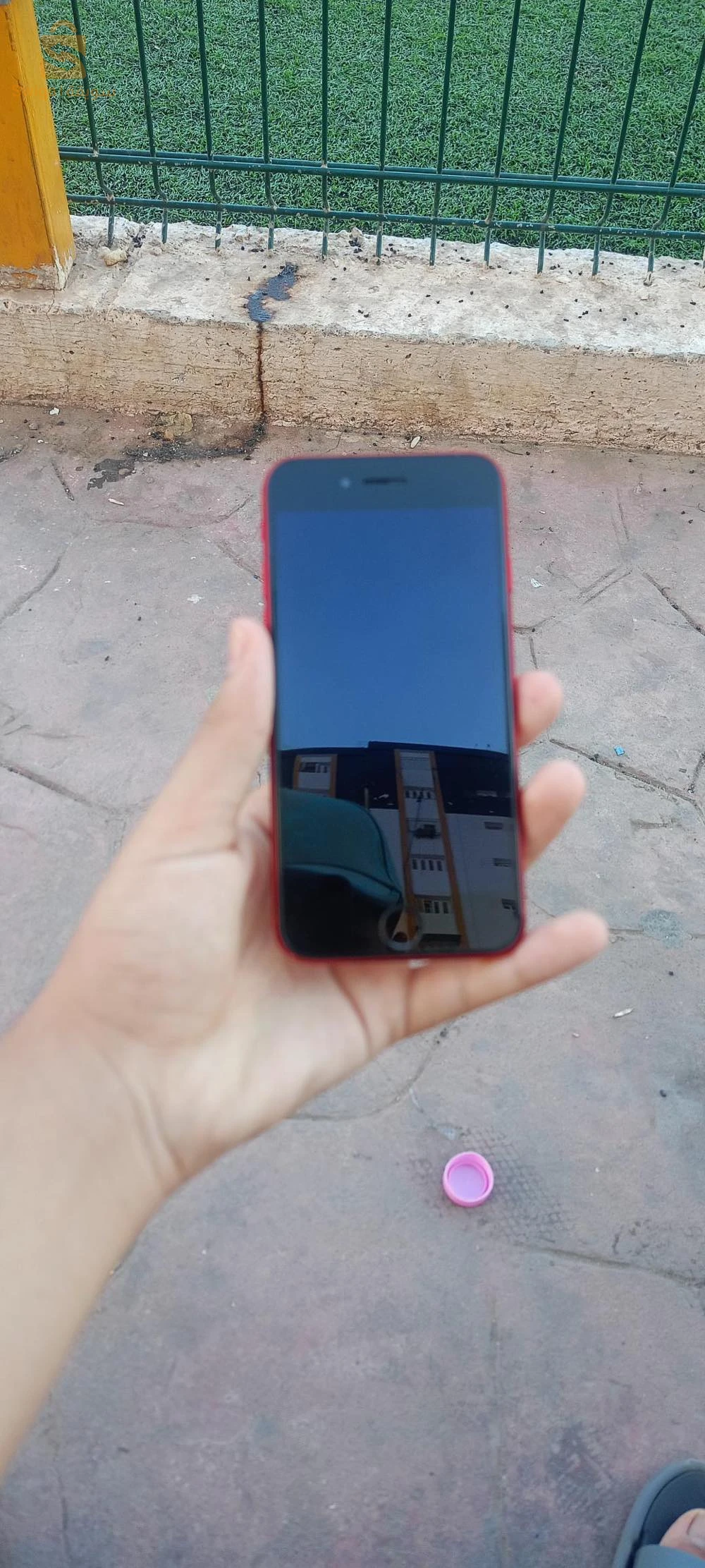 ايفون SE للبيع