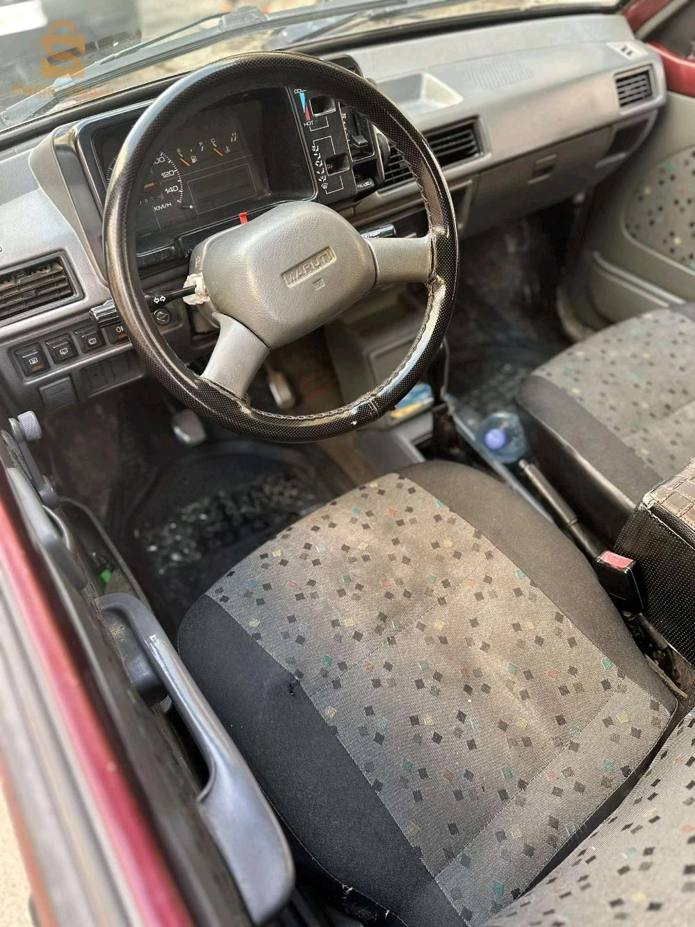 ،