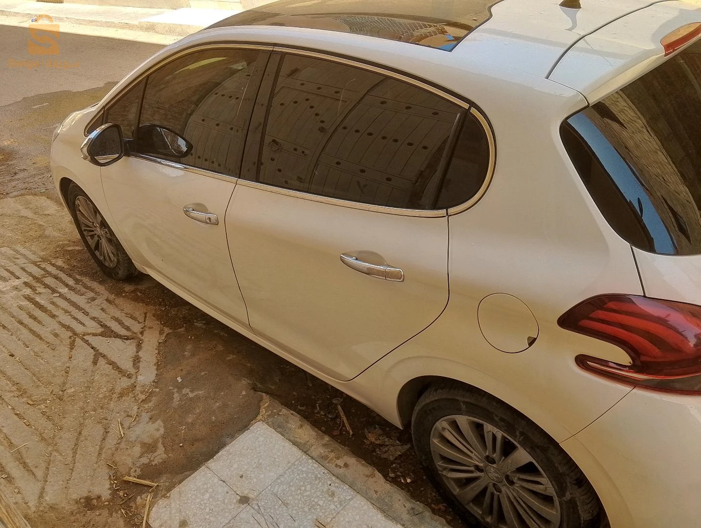 Peugeot 208 2016 7 BISKRA