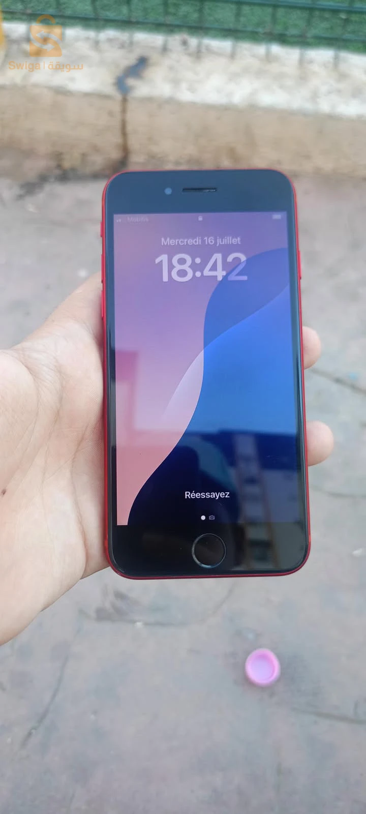 ايفون SE للبيع