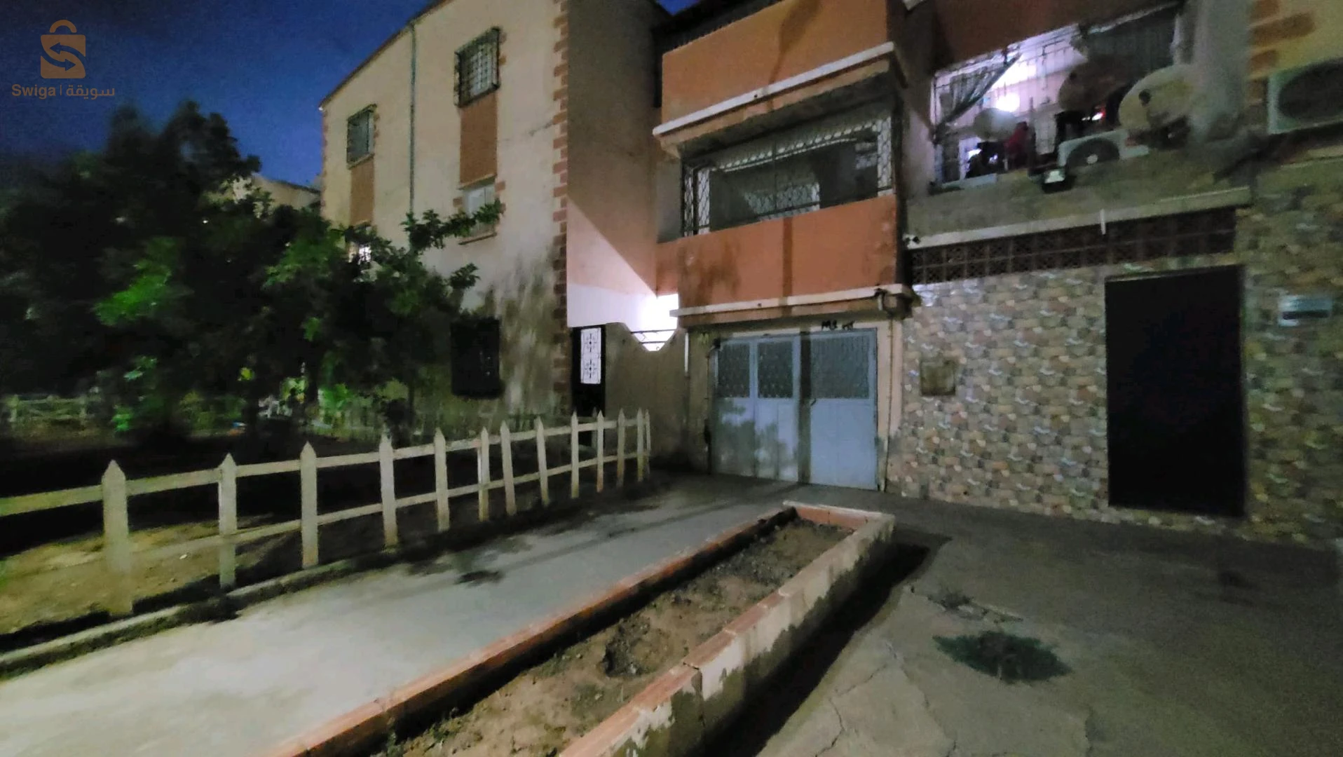 للبيع اراضي سكنية عدد الغرف 31 وهران