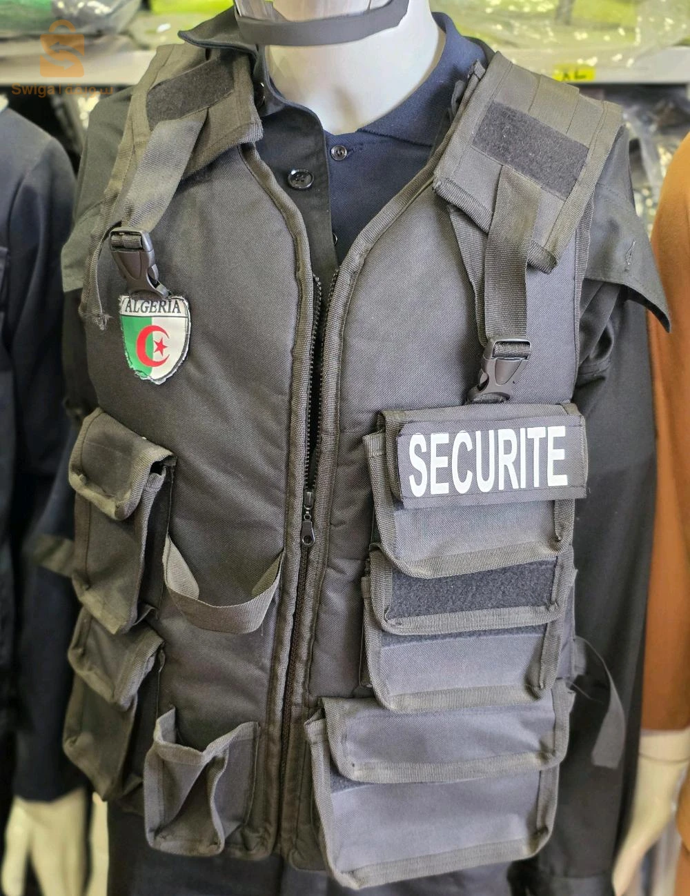 البدلات والمعاطف والسترات 