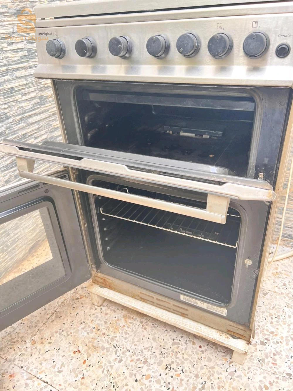 Stoves, ovens and microwaves