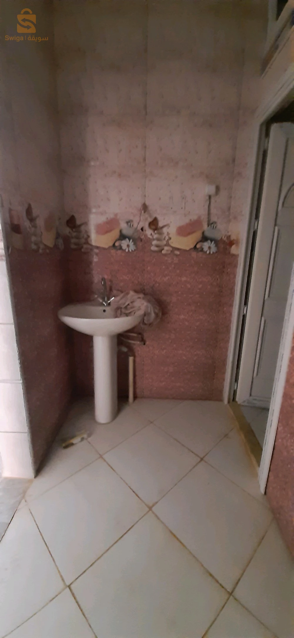 للبيع فلل سكنية عدد الغرف6 48 غليزان