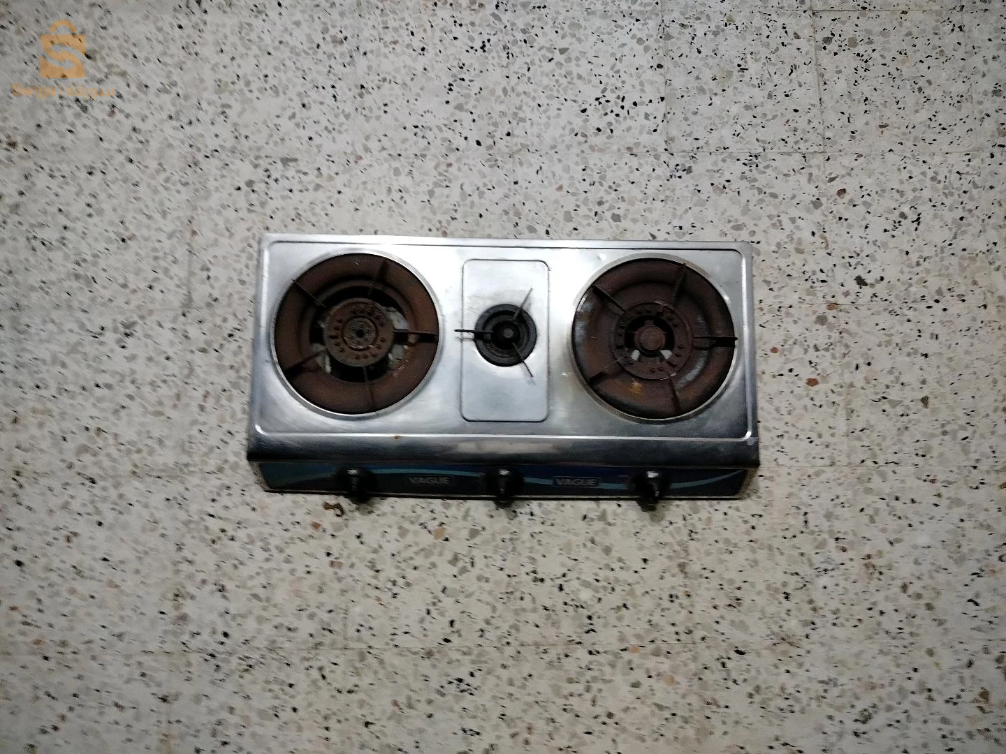 Stoves, ovens and microwaves