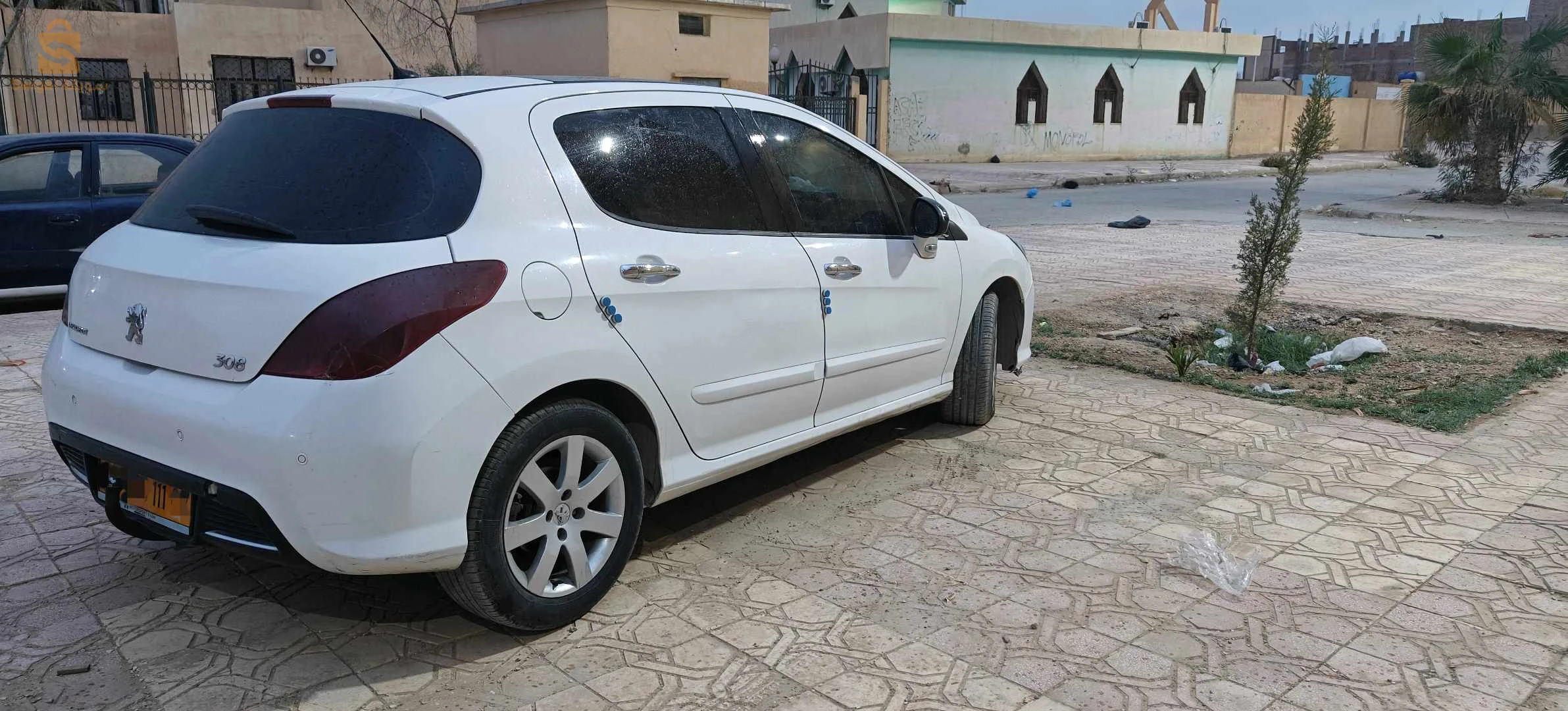 Peugeot 2011 7 BISKRA