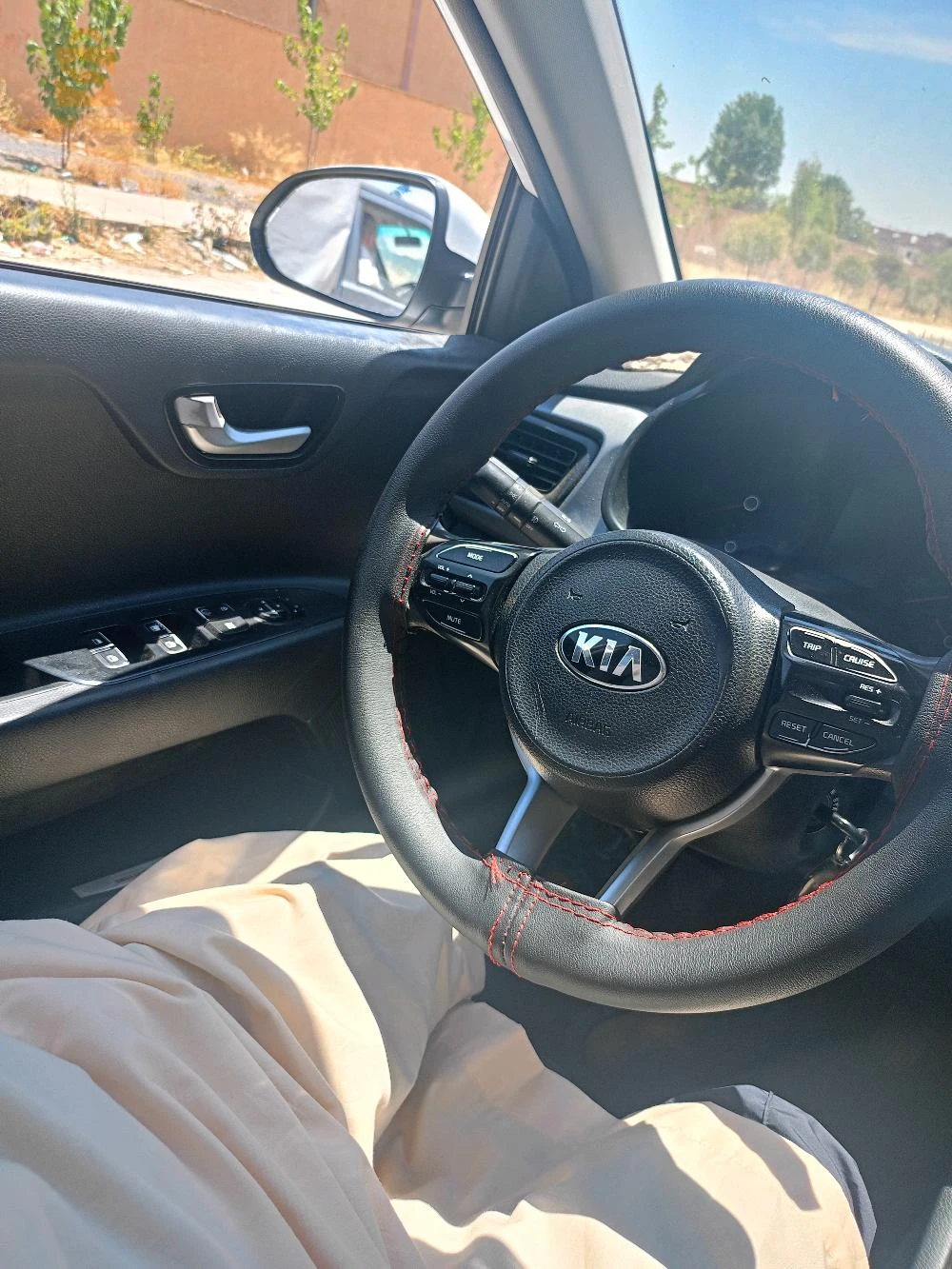 Kia Rio 2019 4 OUM EL BOUAGHI