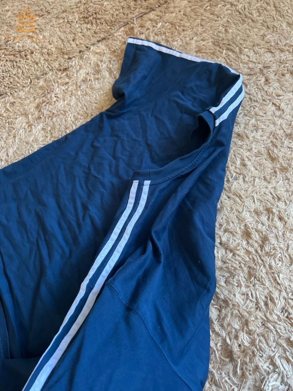 قمصان وتيشيرتات 