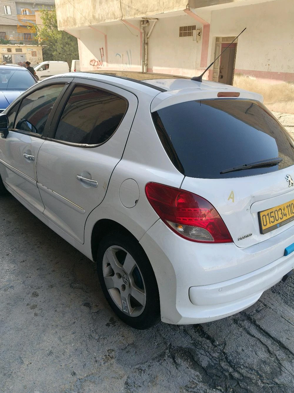 Peugeot 207 2010 4 OUM EL BOUAGHI