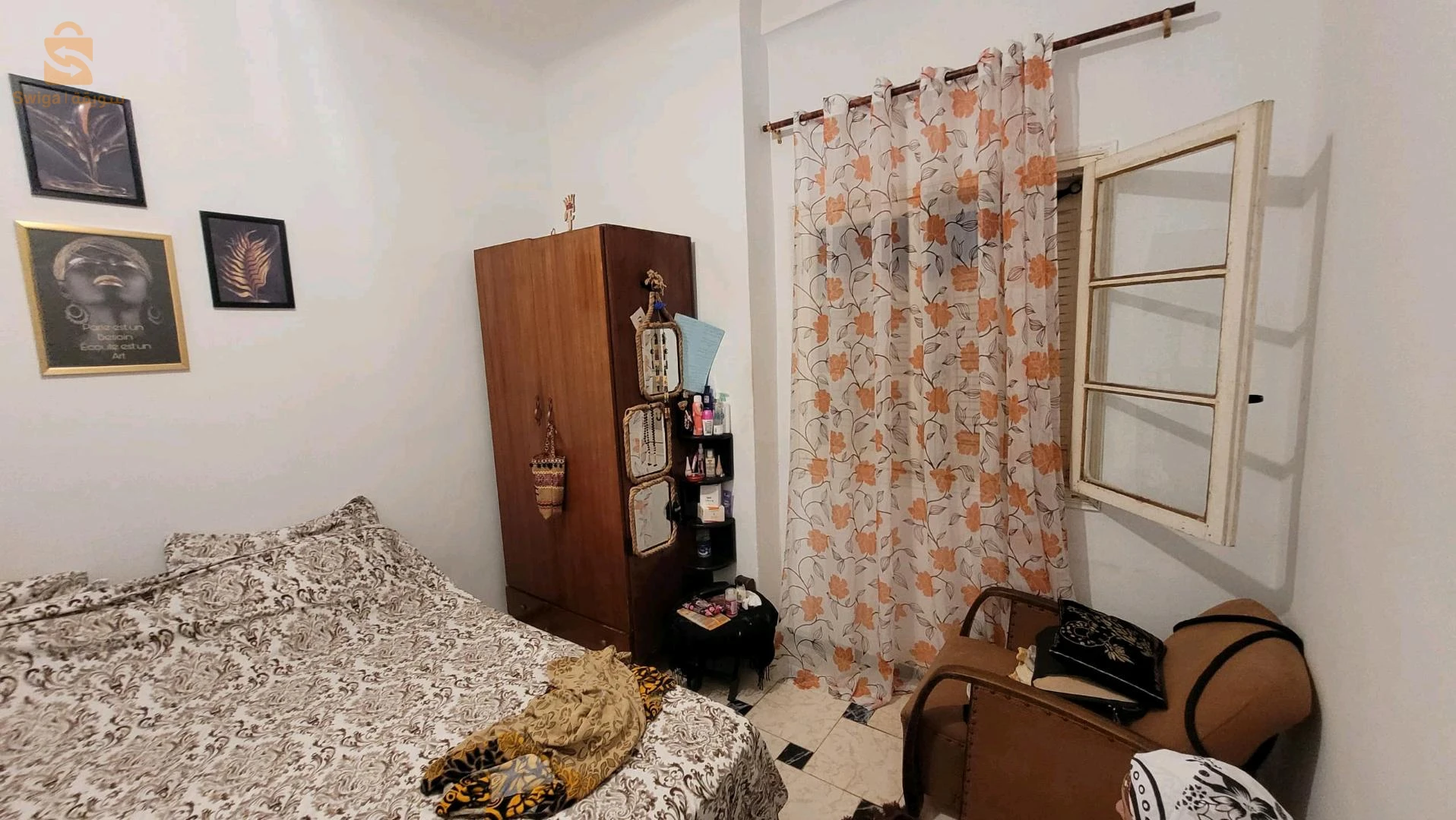 للبيع اراضي سكنية عدد الغرف 31 وهران