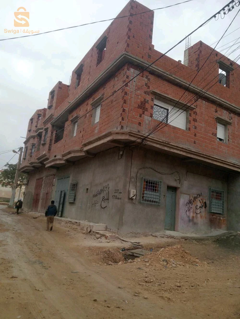 للبيع بيوت شعبية عدد الغرف10 12 تبسة