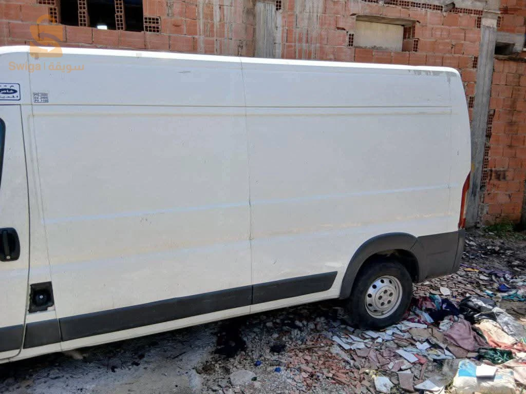 شاحنة صغيرة 