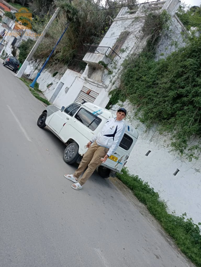 رينو R 4 1982 21 سكيكدة