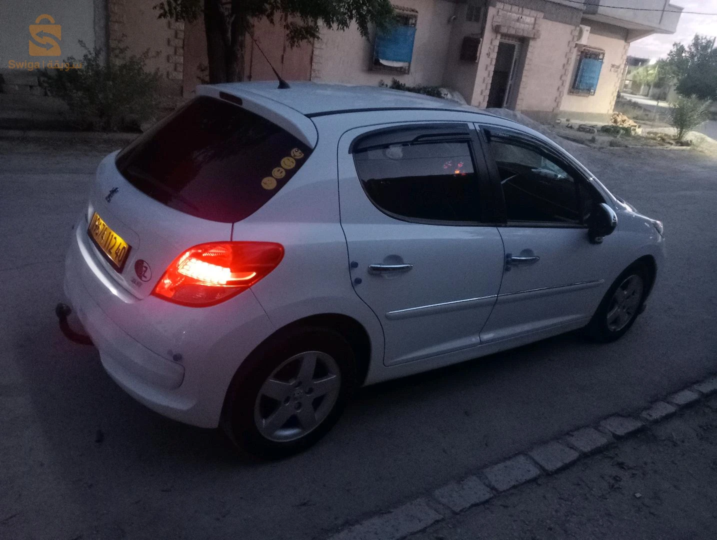 بيجو 207 2012 40 خنشلة