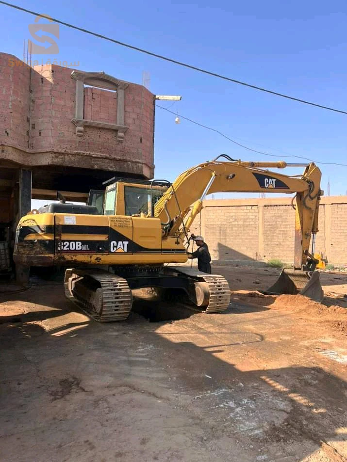 Benne basculante et excavatrices 