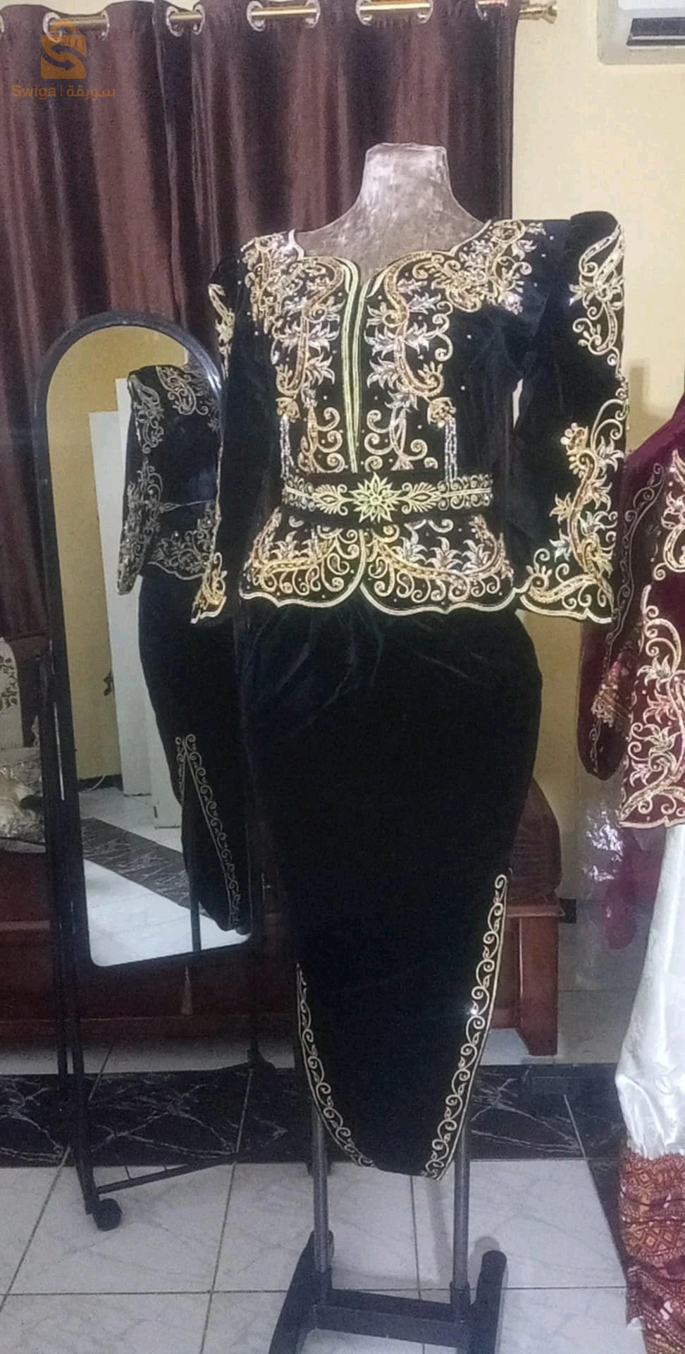 فساتين 