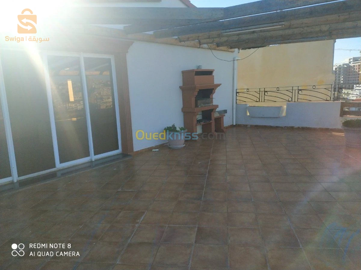 للبيع فلل سكنية عدد الغرفVente villa hydra.    500m bâti 250m  R+1.  .2 garage  1 garage 3 véhicules 2 garage activités Re de jardin salon + cuisine équipée +chambre d amie + hamme+toilette salle de bain Piscine 1er 3 chambres dans 1suite 16 الجزائر