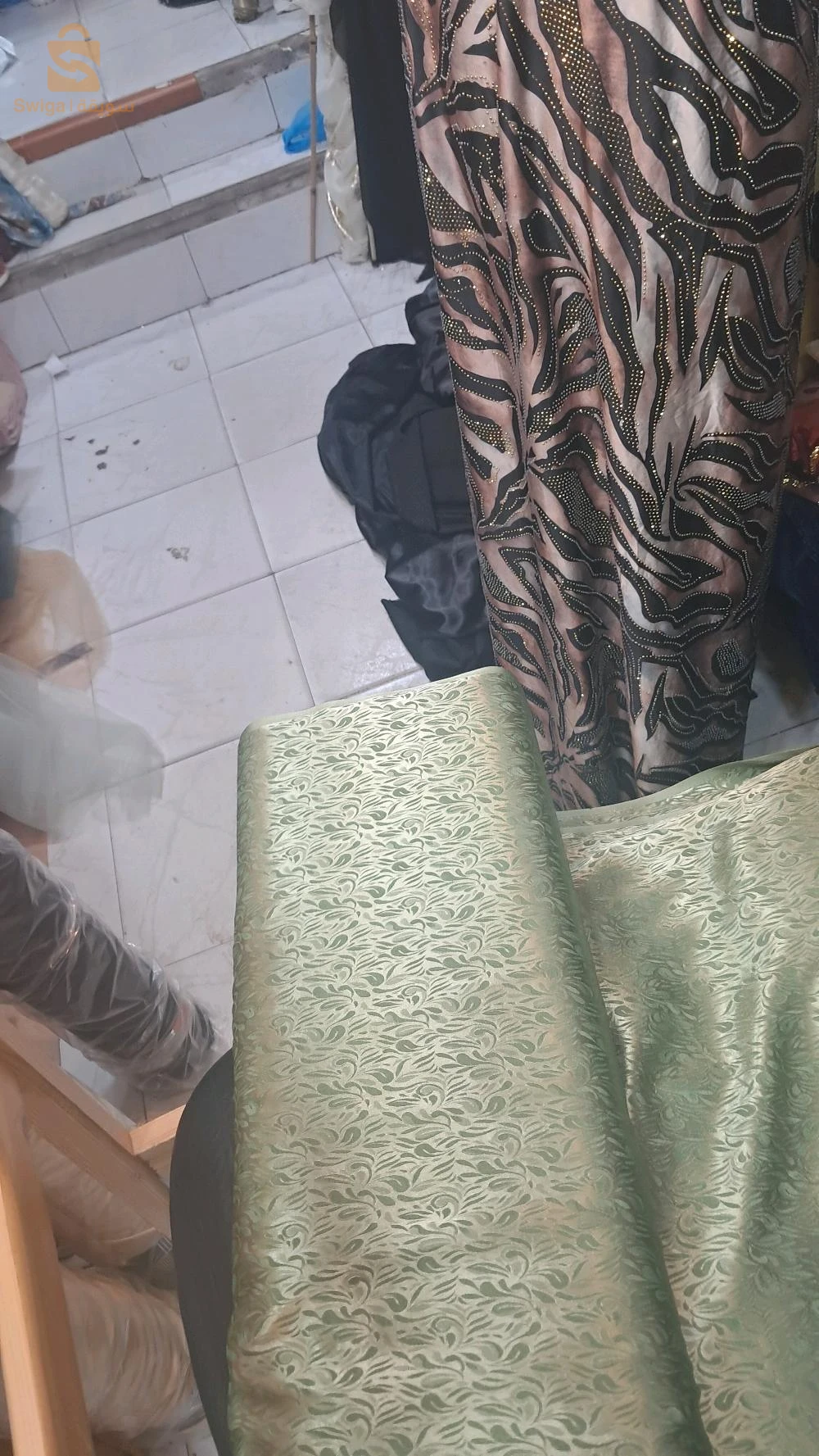 Dresses 