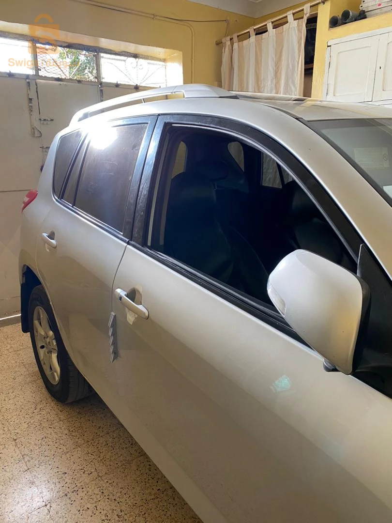تويوتا RAV 4 2010 48 غليزان