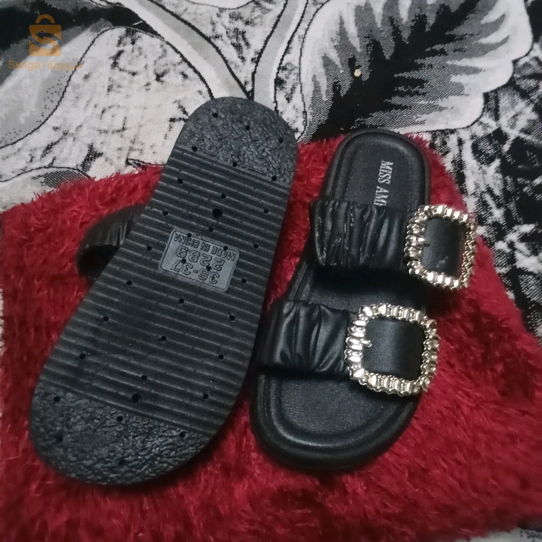 الأحذية 