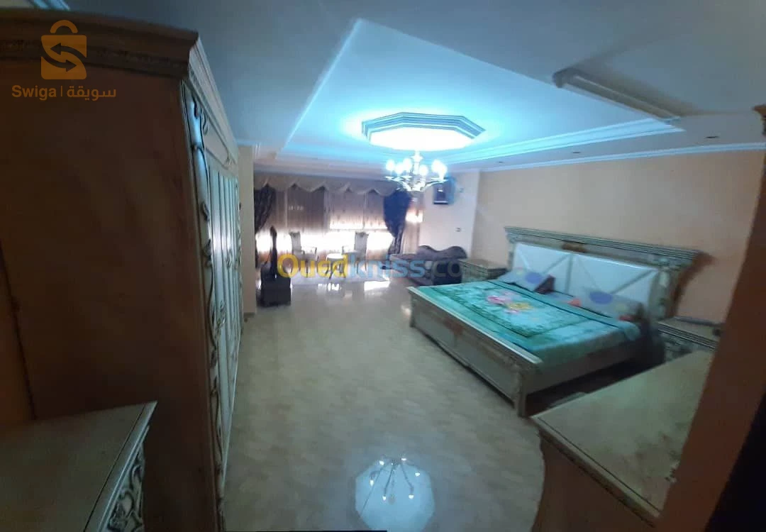 للبيع فلل سكنية عدد الغرفVente villa hydra.    500m bâti 250m  R+1.  .2 garage  1 garage 3 véhicules 2 garage activités Re de jardin salon + cuisine équipée +chambre d amie + hamme+toilette salle de bain Piscine 1er 3 chambres dans 1suite 16 الجزائر