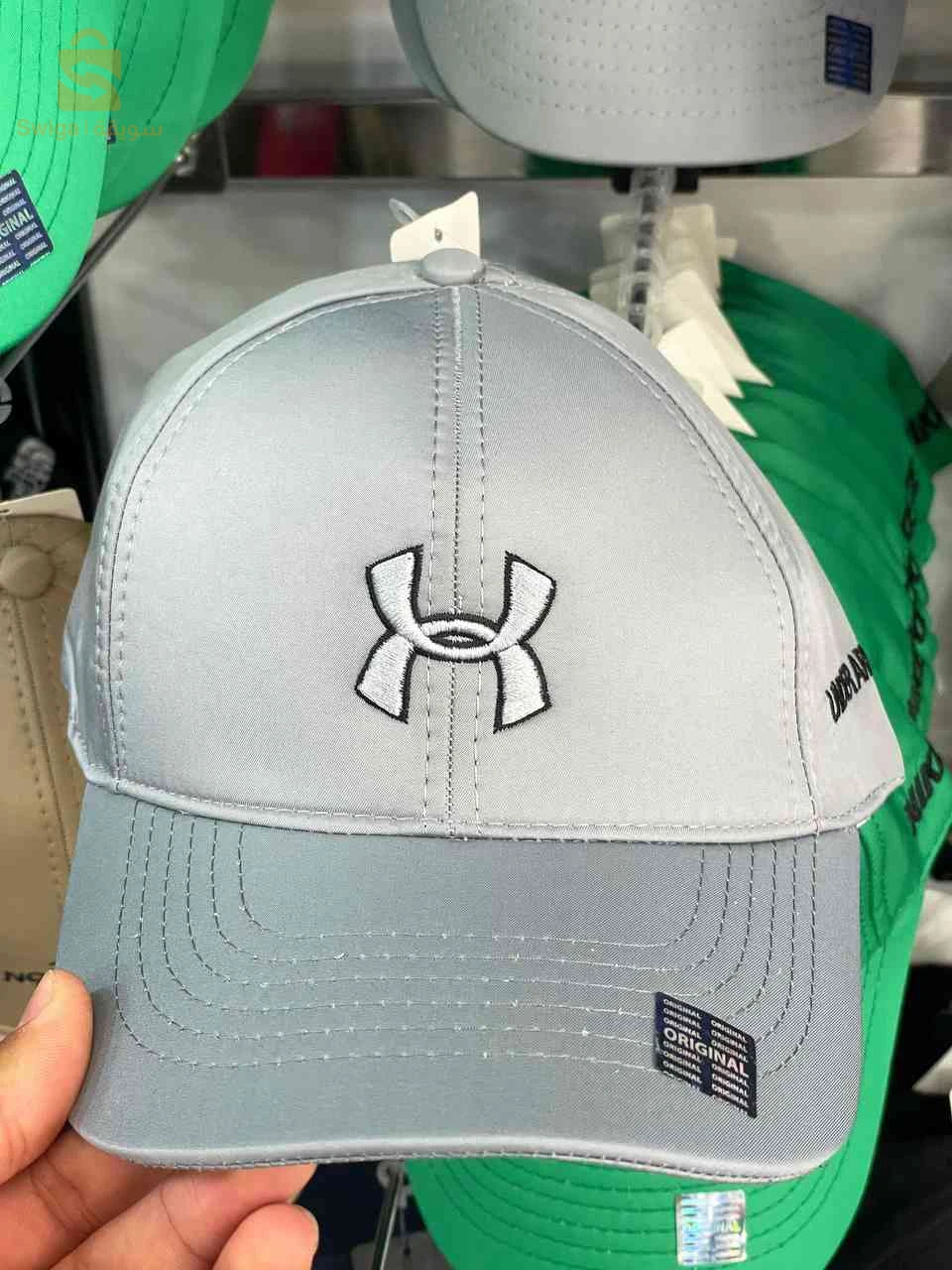 قمصان وتيشيرتات