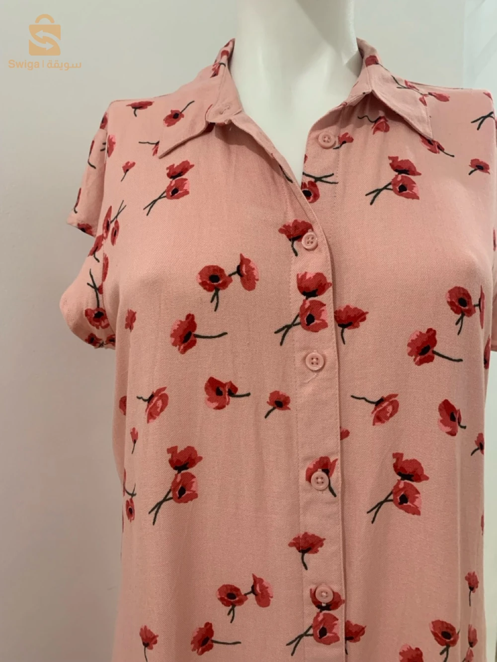 قمصان وبلوزات 