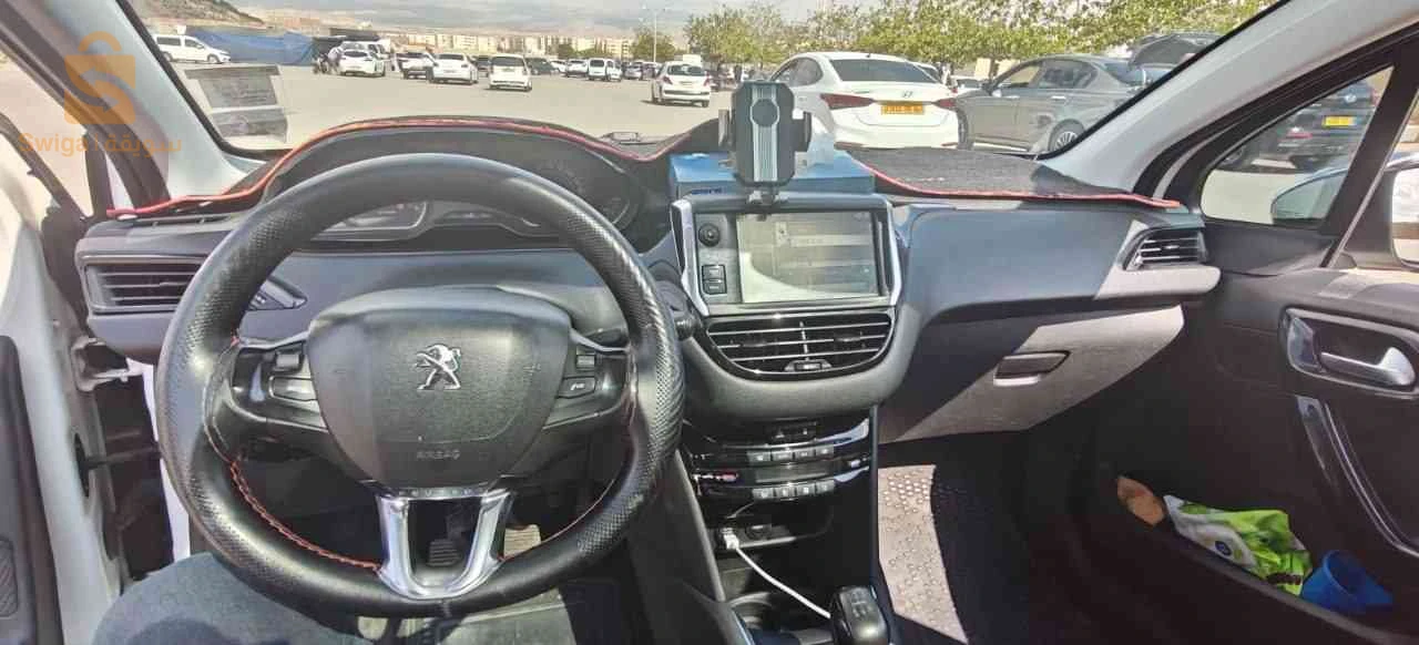 بيجو 208 2014 5 باتنة