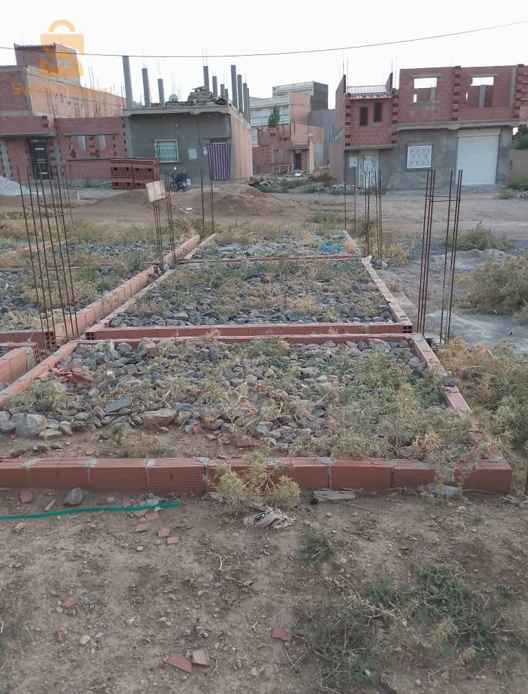 للبيع اراضي سكنية عدد الغرف 5 باتنة