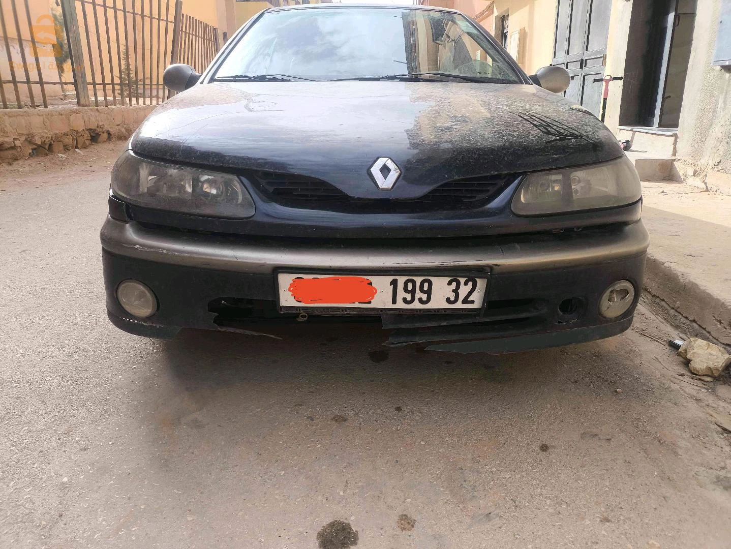 رينو Laguna 1999 32 البيض
