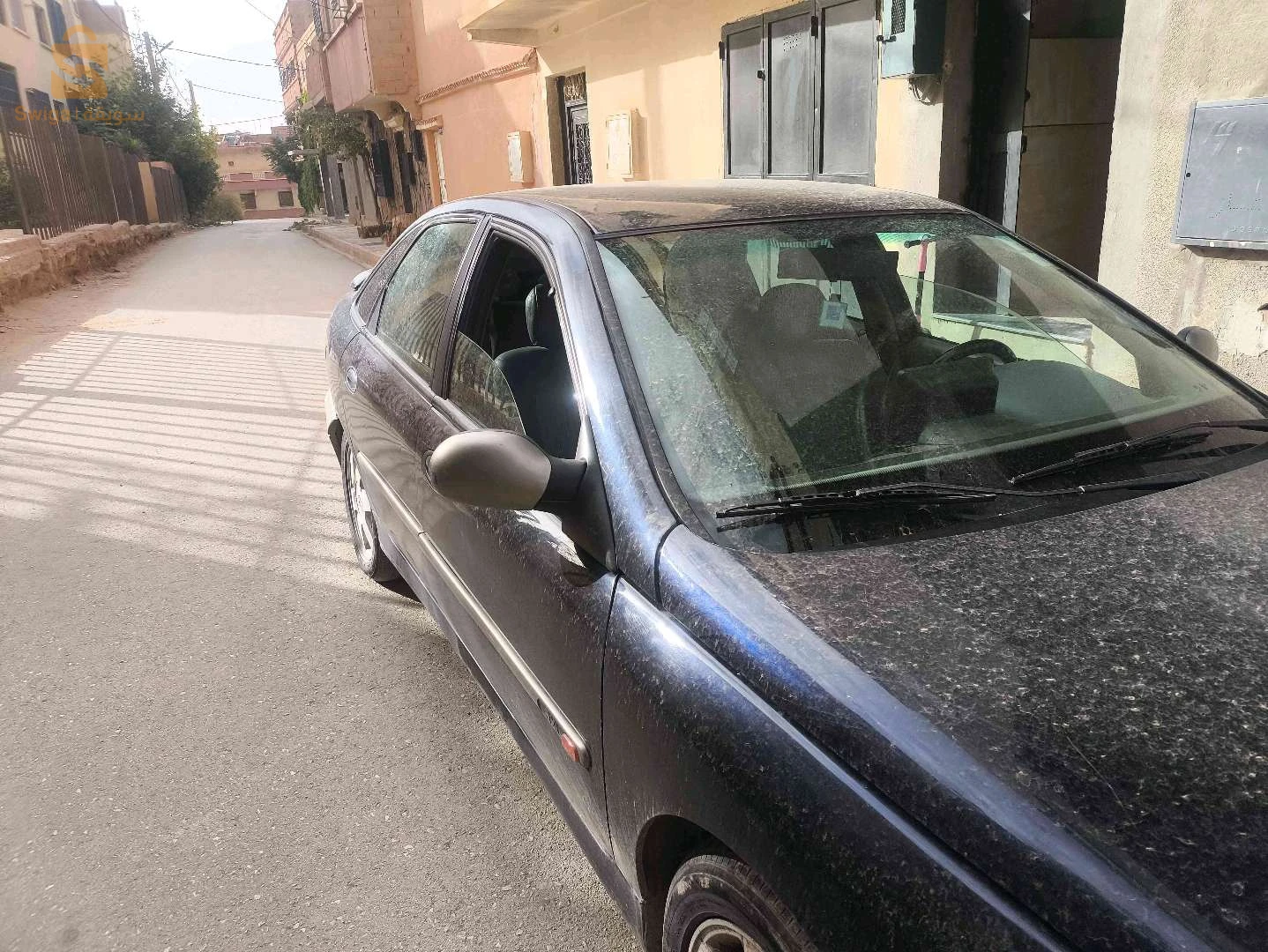 رينو Laguna 1999 32 البيض