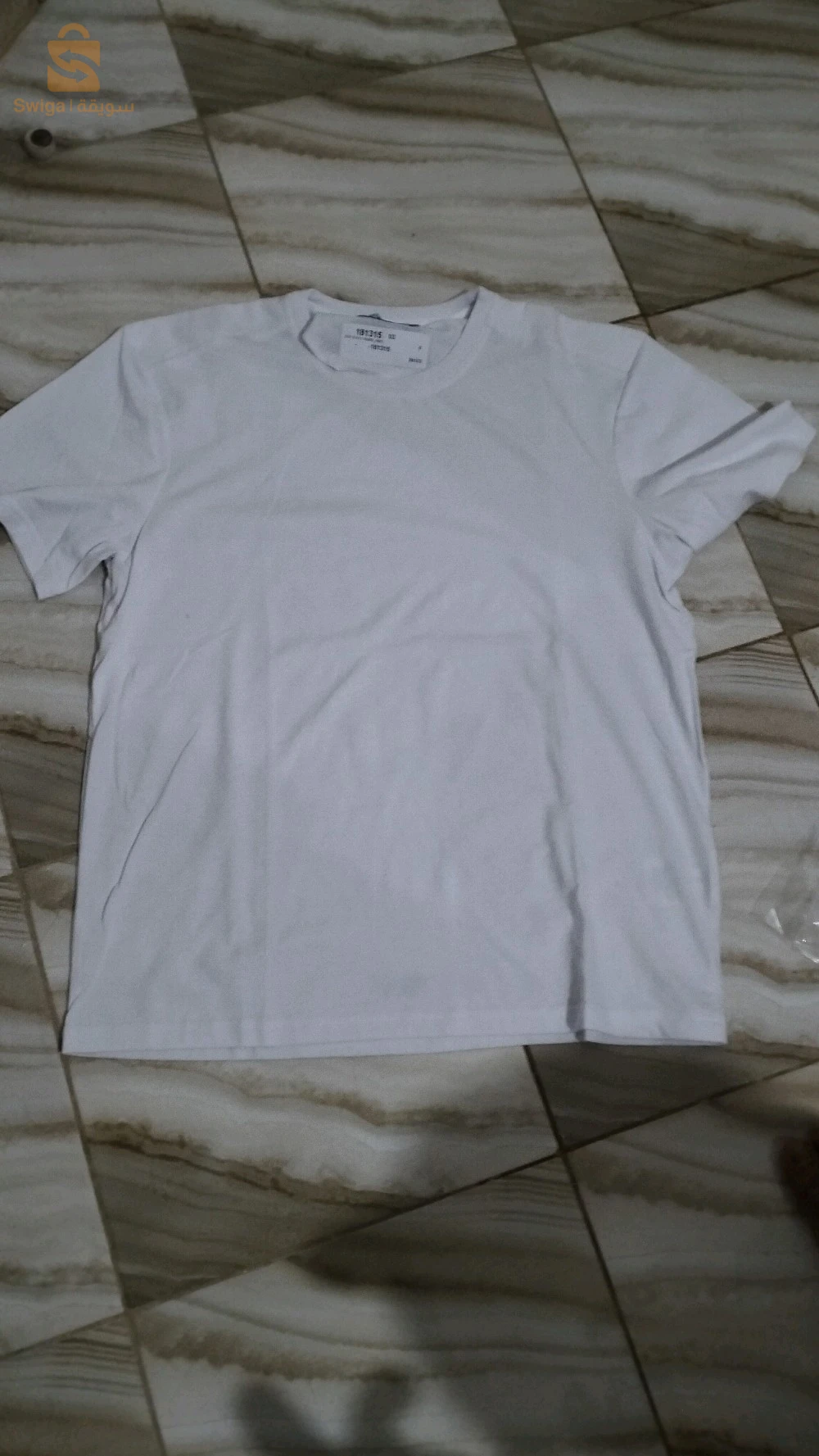 قمصان وتيشيرتات 