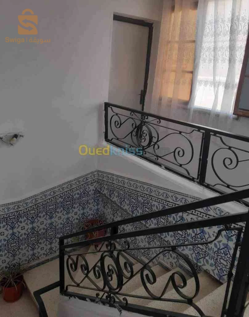 للبيع فلل سكنية عدد الغرف8 13 تلمسان