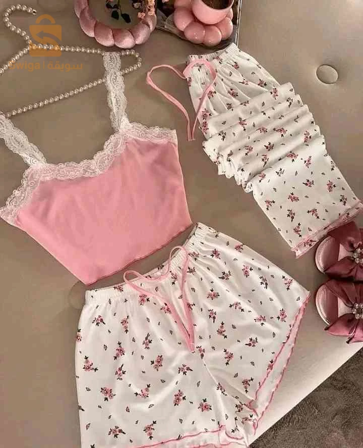 Vêtements de détente et vêtements de nuit 