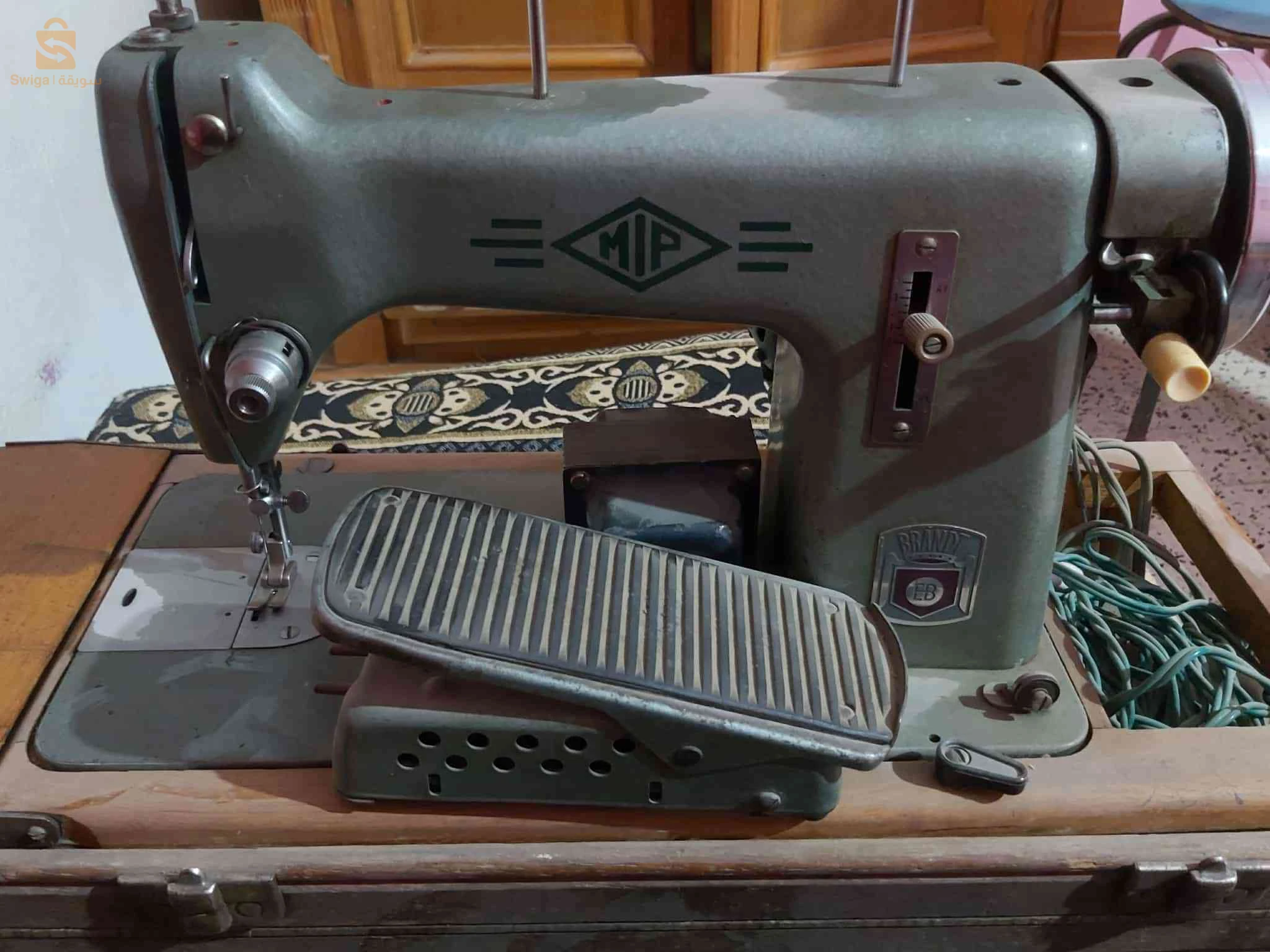مكينة خياطة 