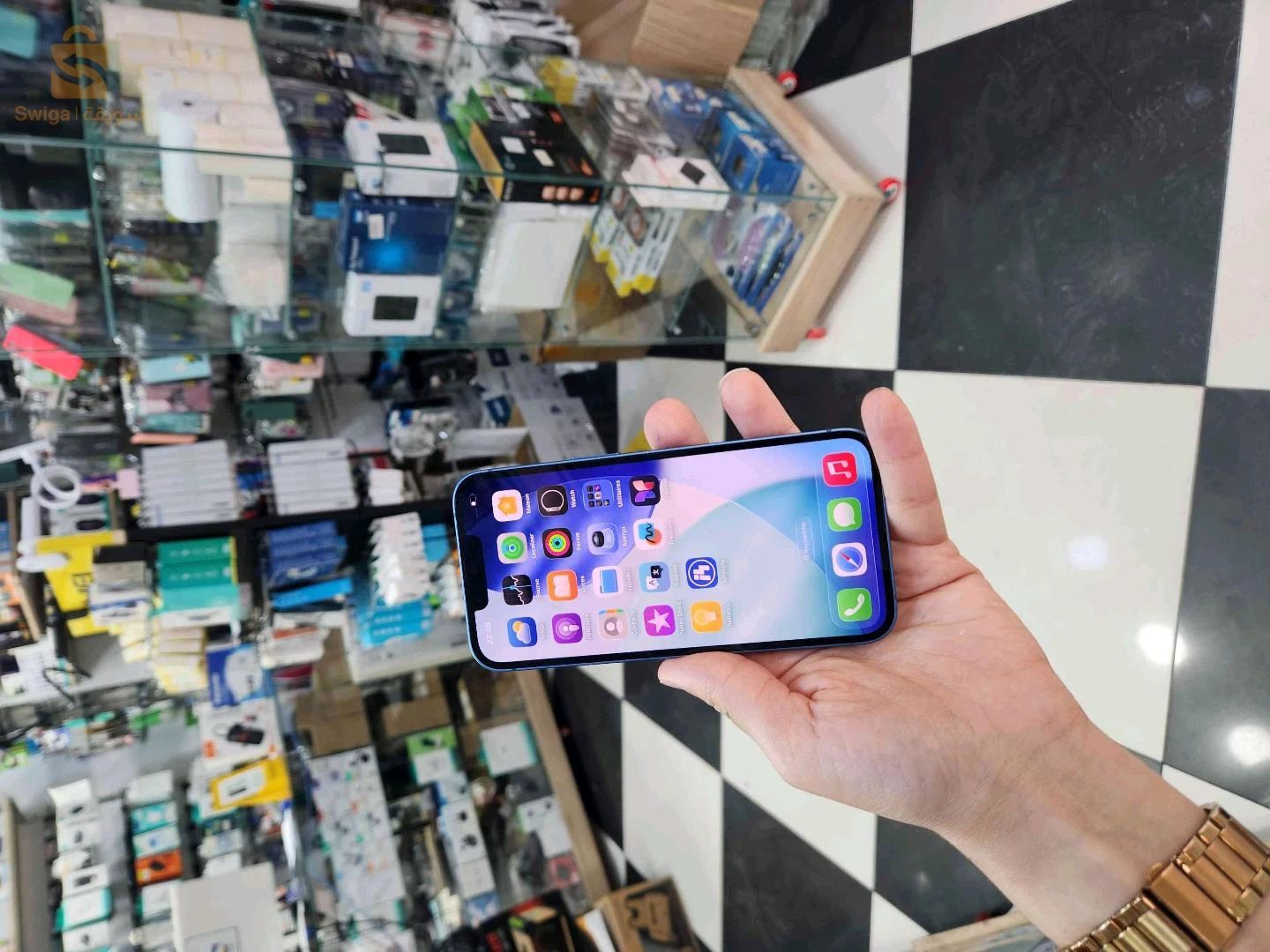 ايفون 13 للبيع