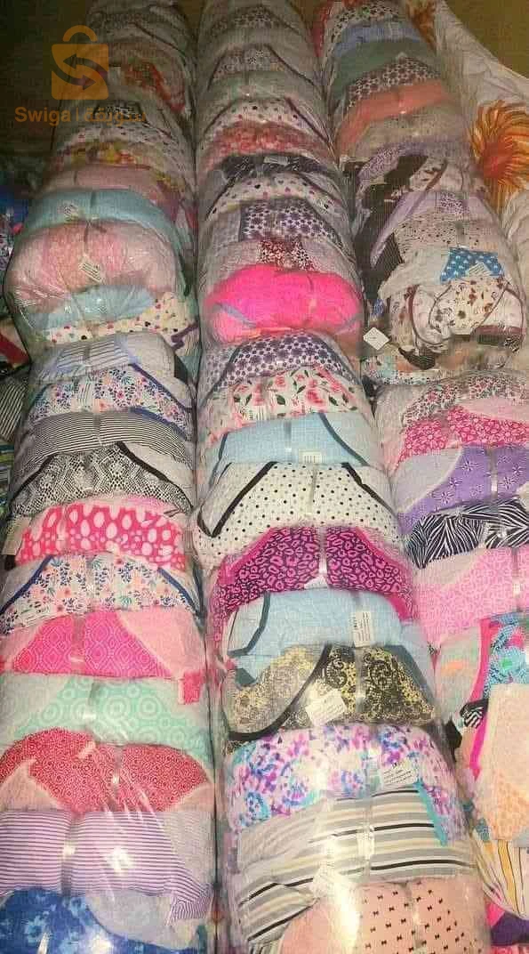 Vêtements de détente et vêtements de nuit 