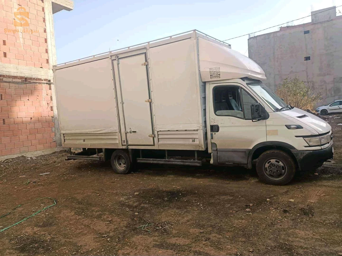 شاحنة صغيرة