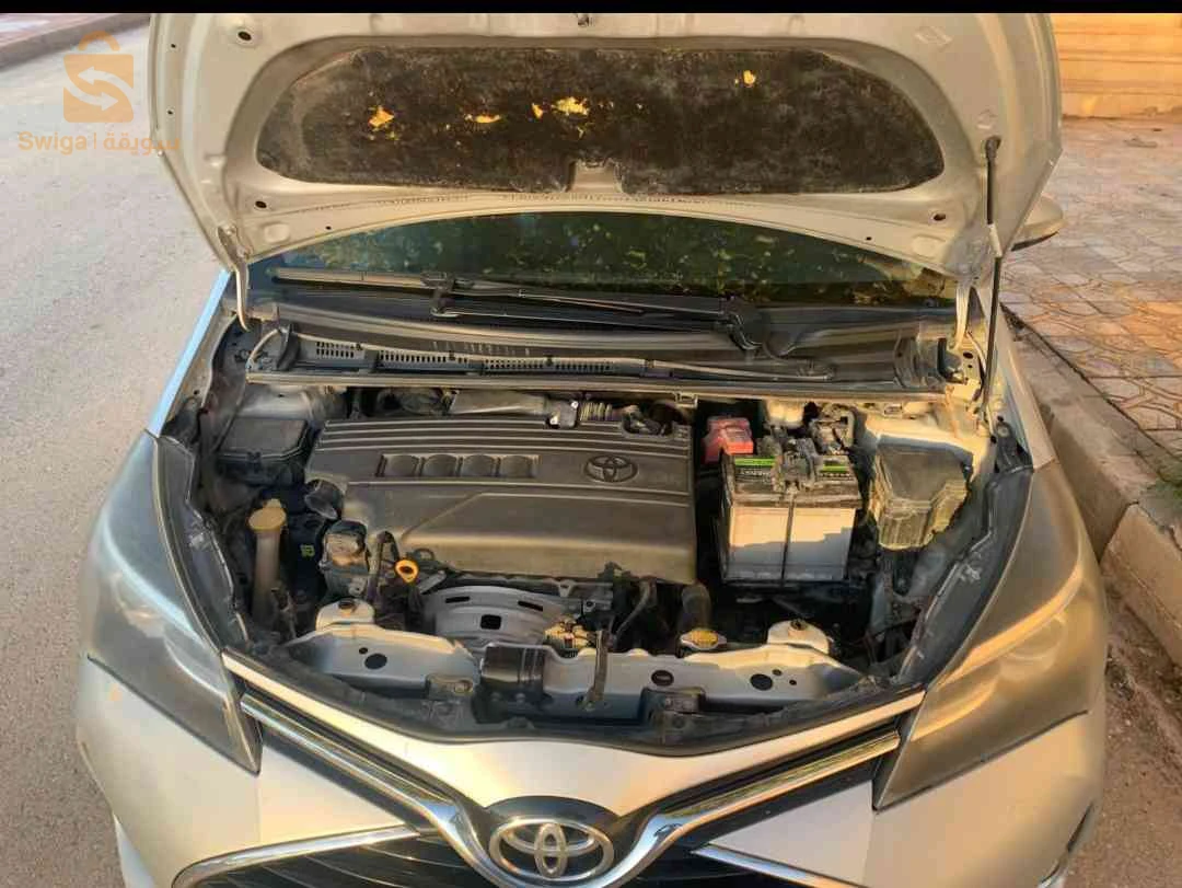 تويوتا Yaris 2015 32 البيض