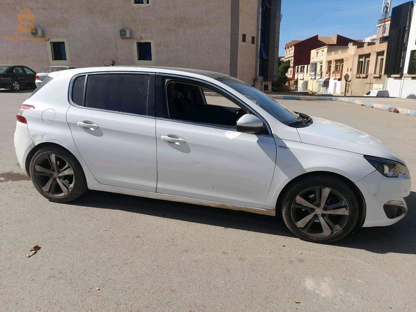 بيجو 308 2015 2 شلف