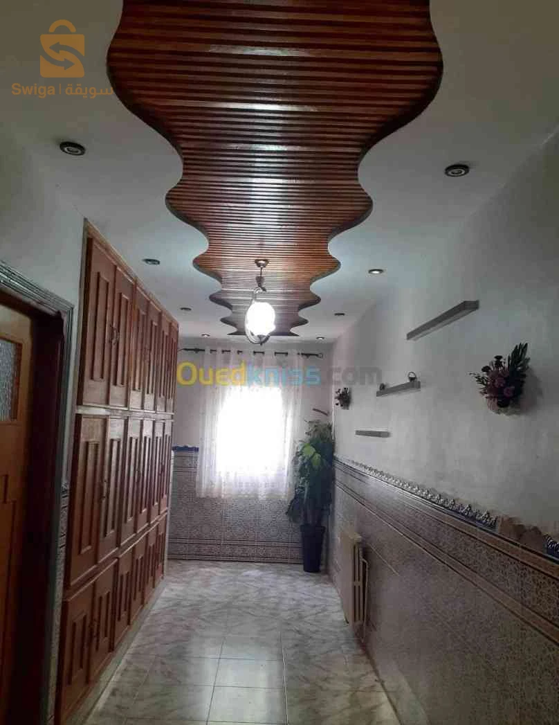 للبيع فلل سكنية عدد الغرف8 13 تلمسان