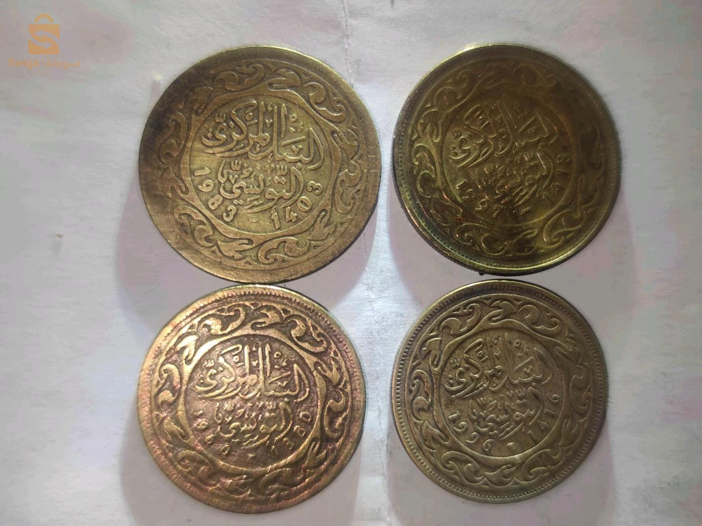 تحف حديثة 