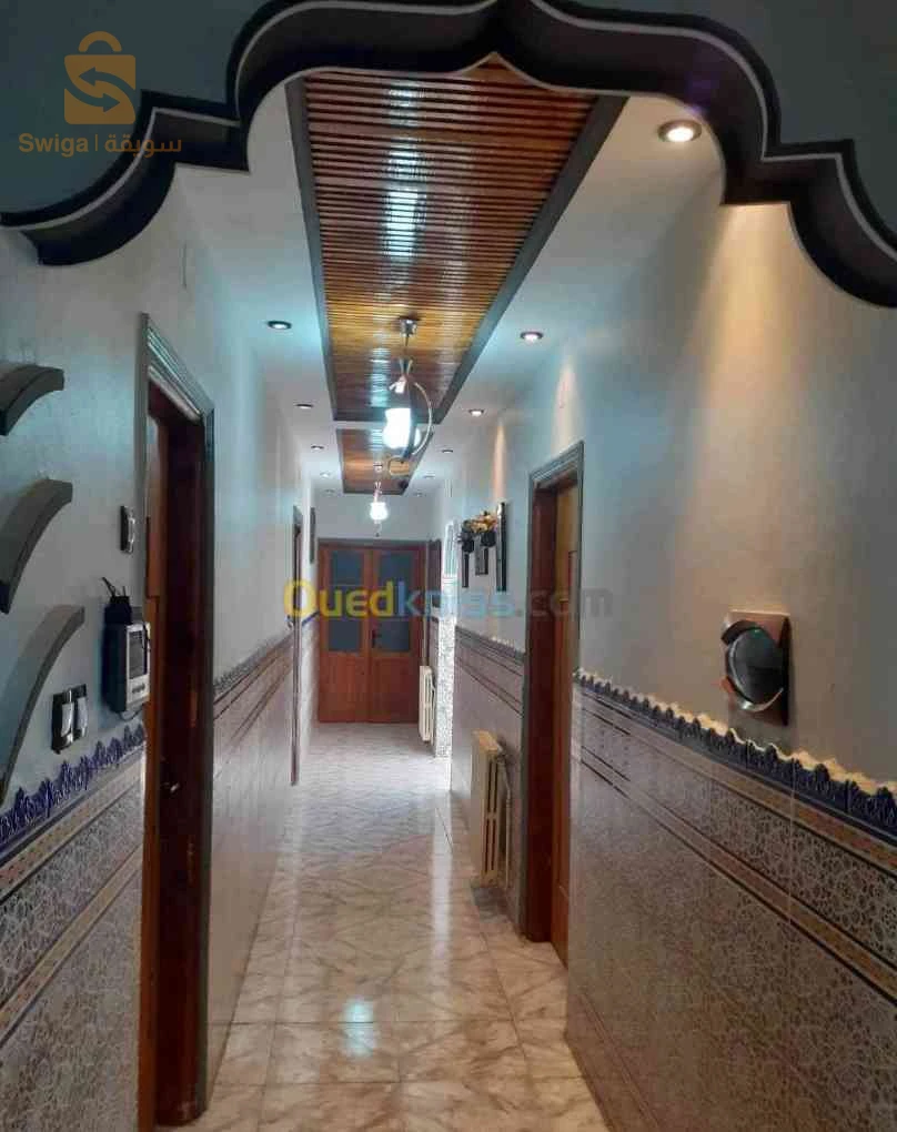 للبيع فلل سكنية عدد الغرف8 13 تلمسان
