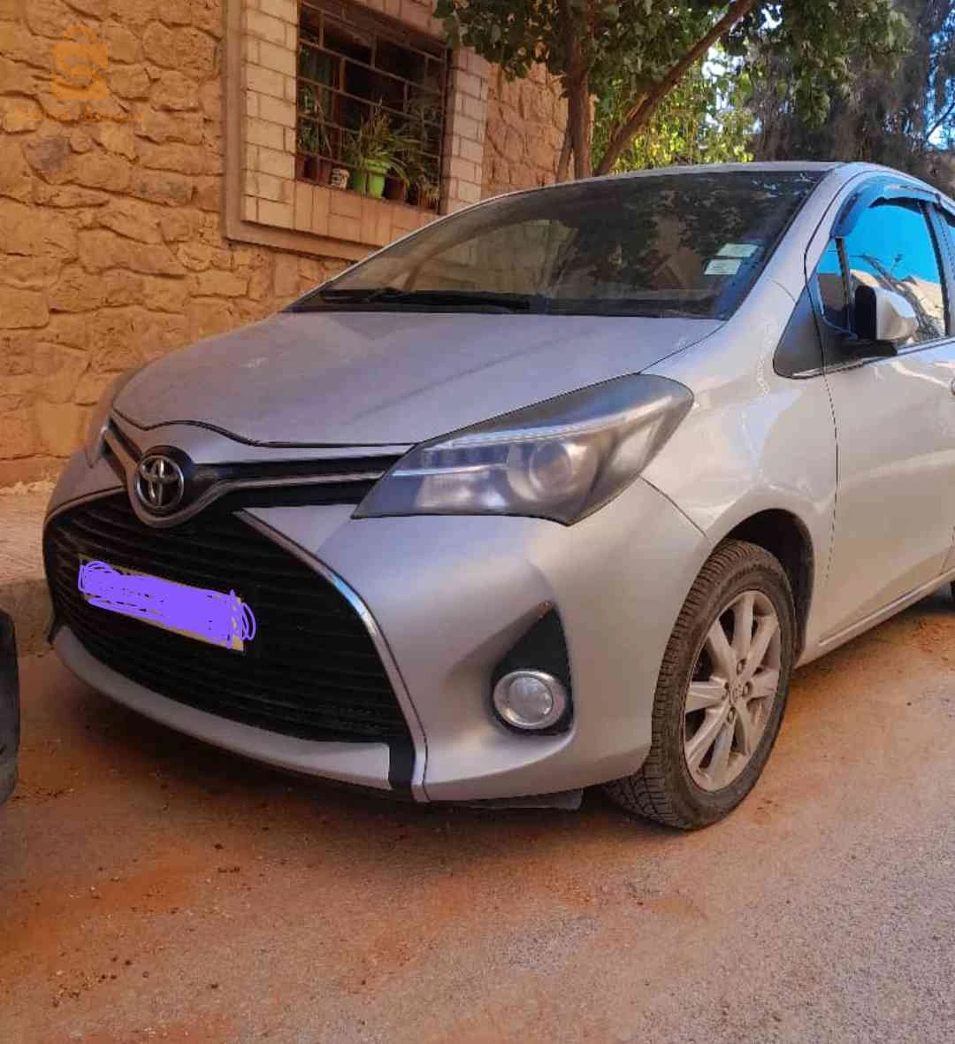 تويوتا Yaris 2015 32 البيض