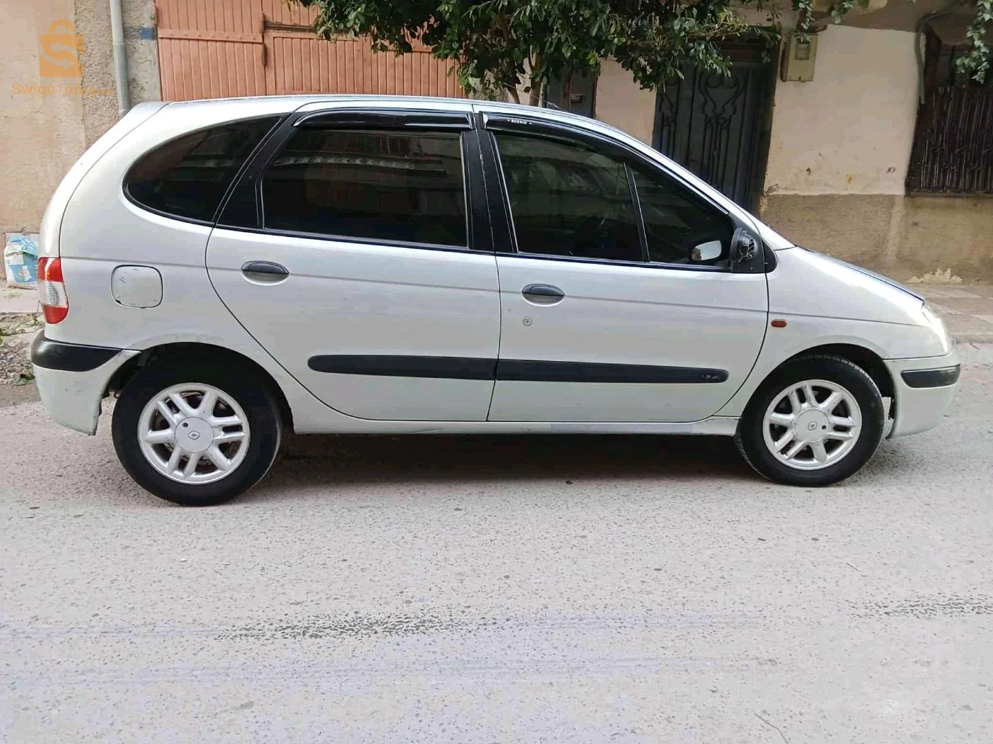 رينو Scenic 2000 28 المسيلة