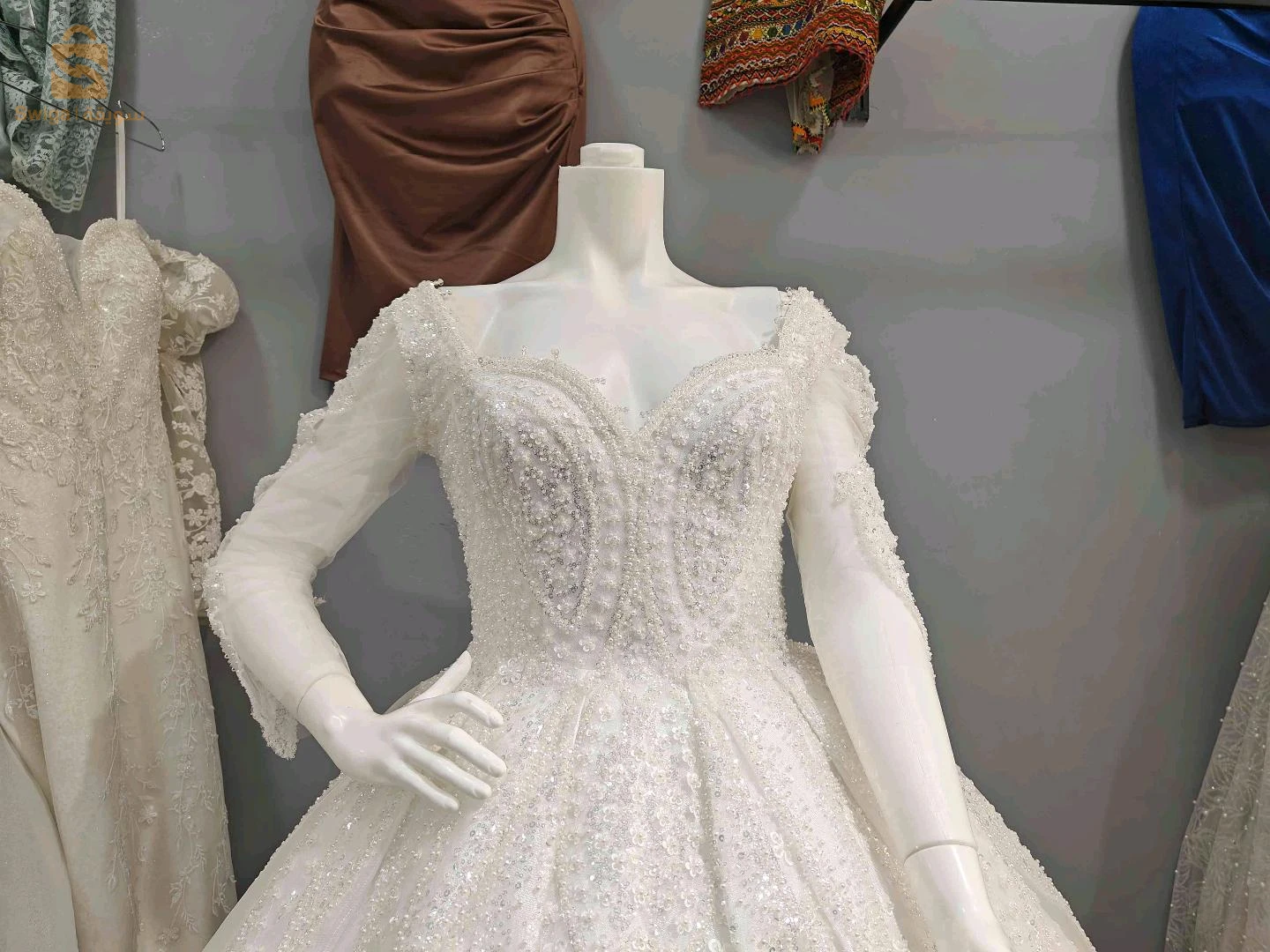 فستان عروس الابيض 
