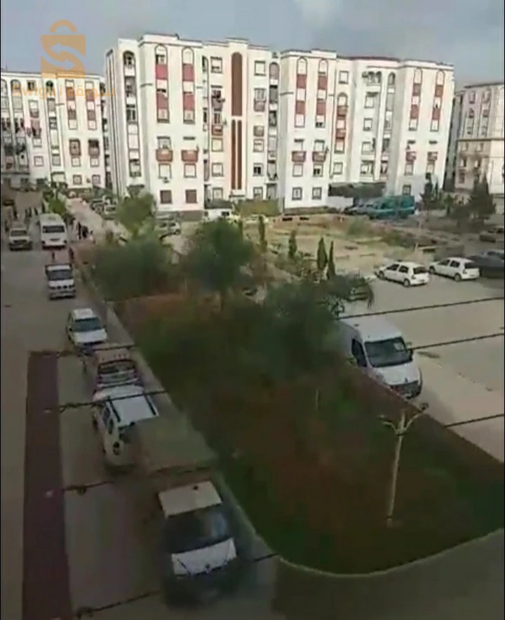 للبيع شقق سكنية عدد الغرف 16 الجزائر