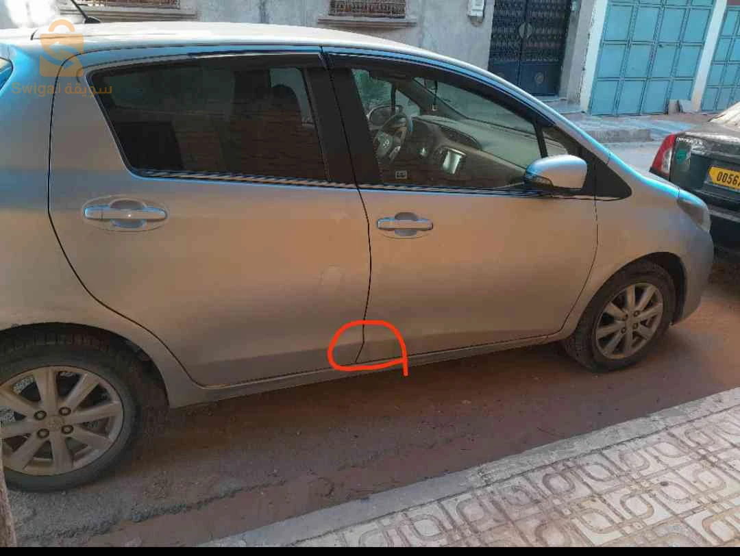 تويوتا Yaris 2015 32 البيض
