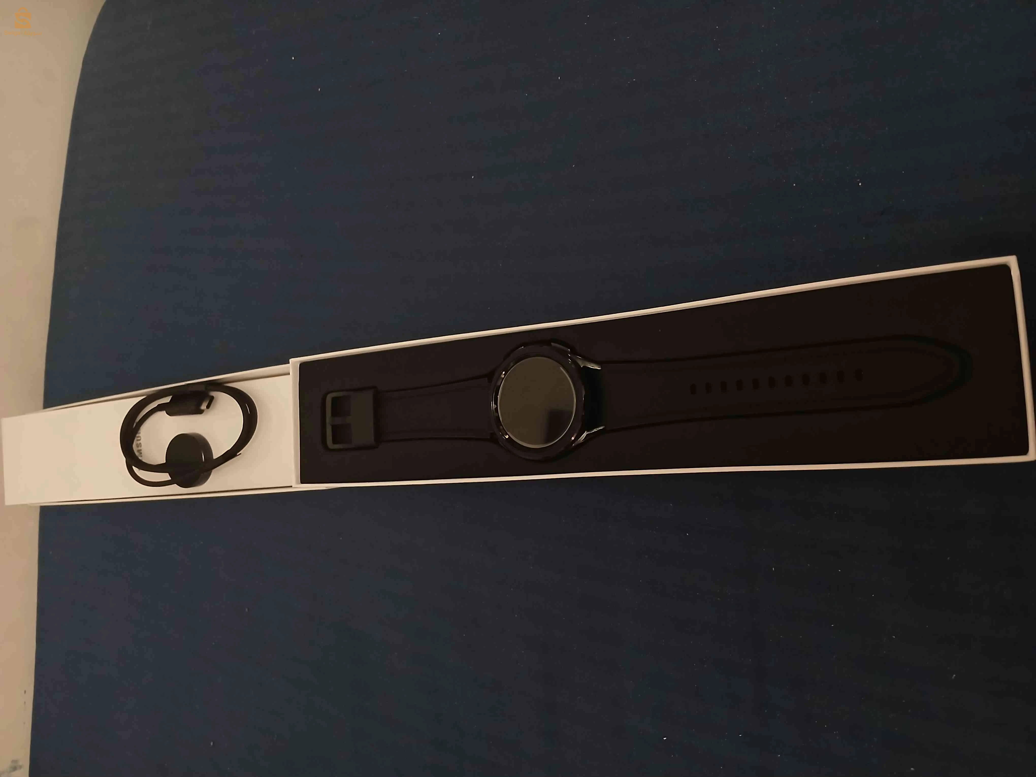 الساعات الذكية والعصابات